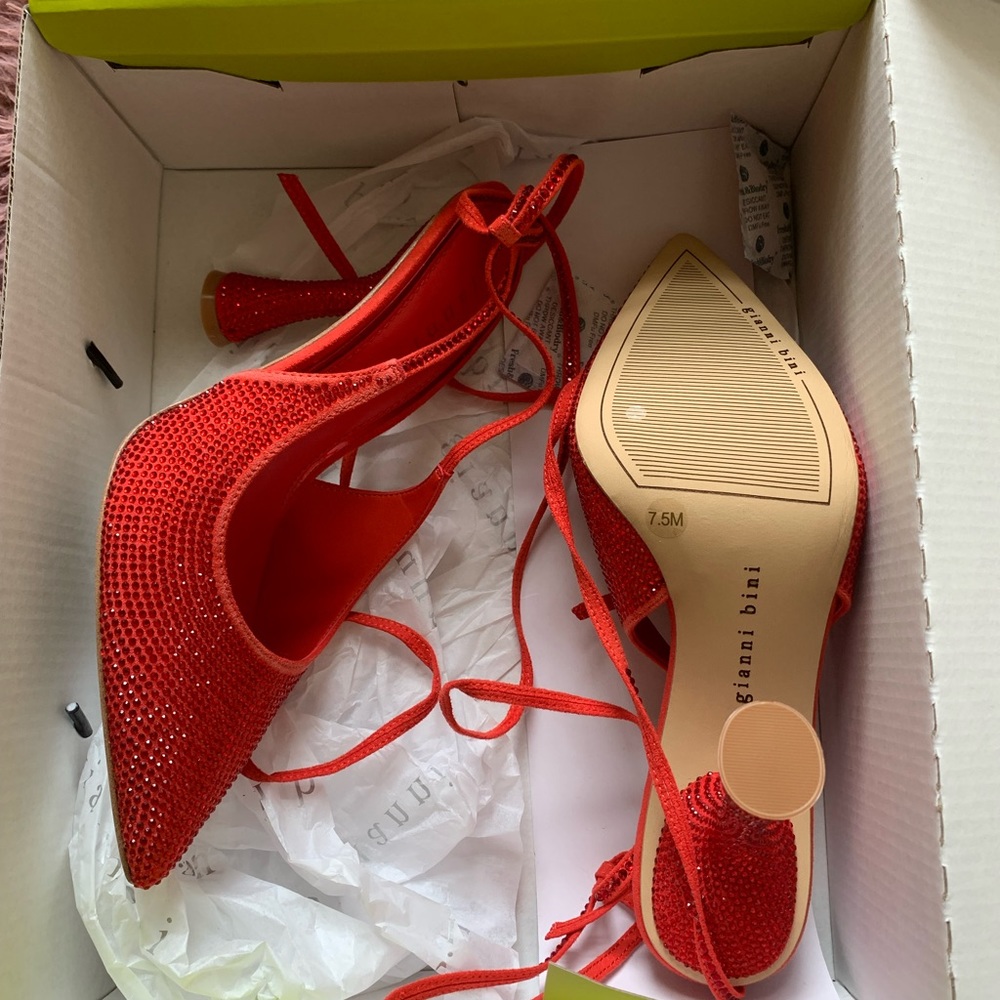 Brand New Gianni Bini Size 7.5 Red Diamond Heels